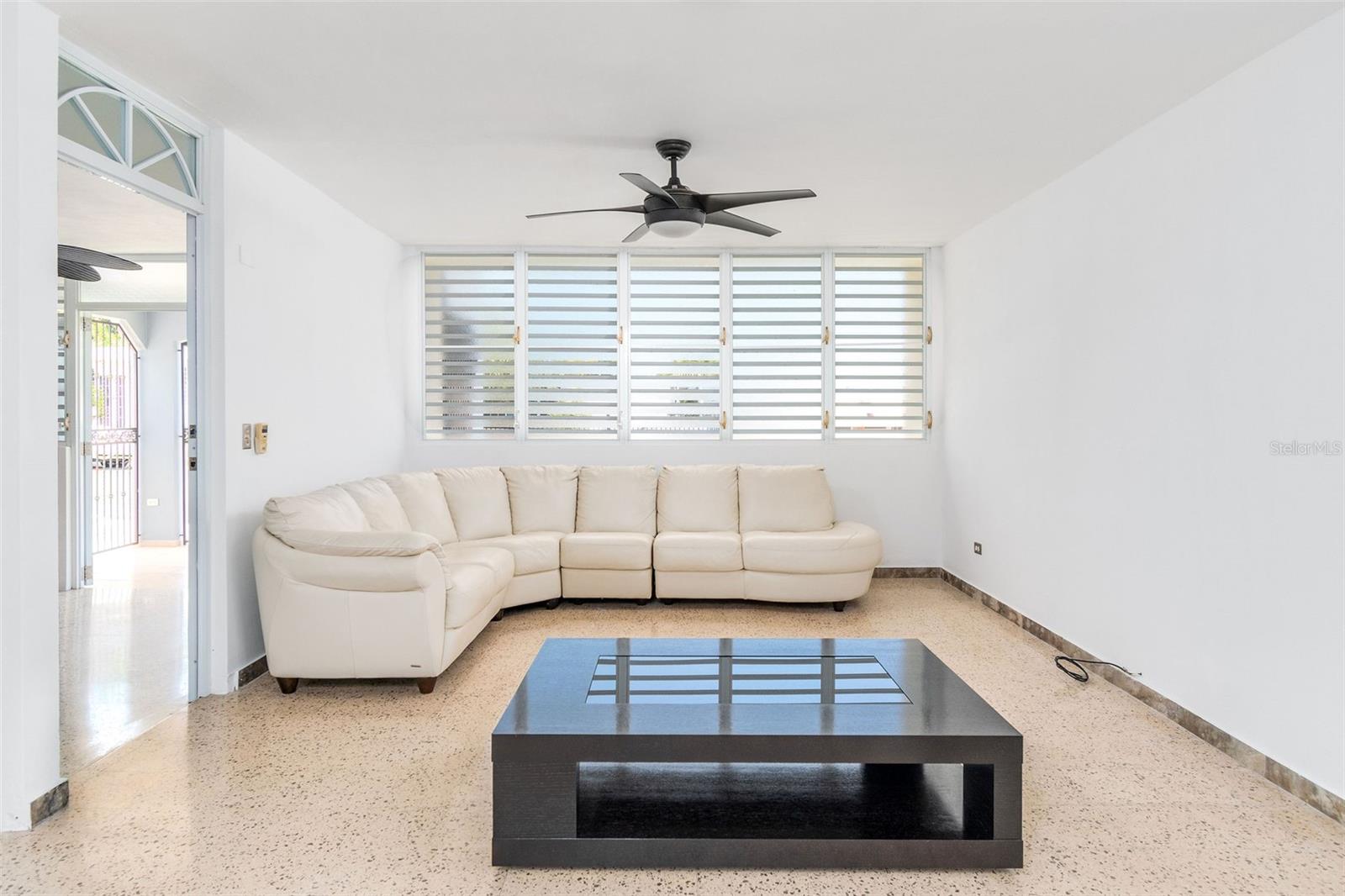 F-20 VILLAS DE CANEY CALLE AGUEBANA