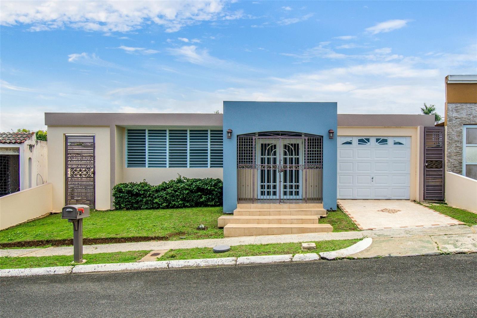 F-20 VILLAS DE CANEY CALLE AGUEBANA