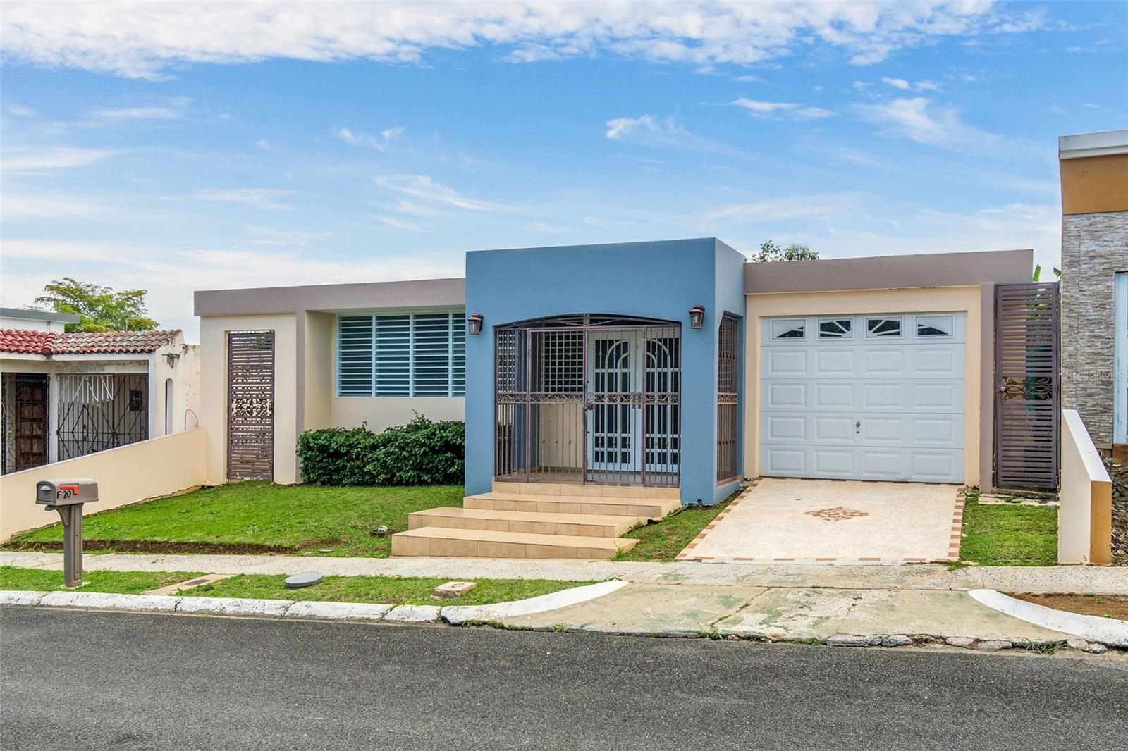 F-20 VILLAS DE CANEY CALLE AGUEBANA