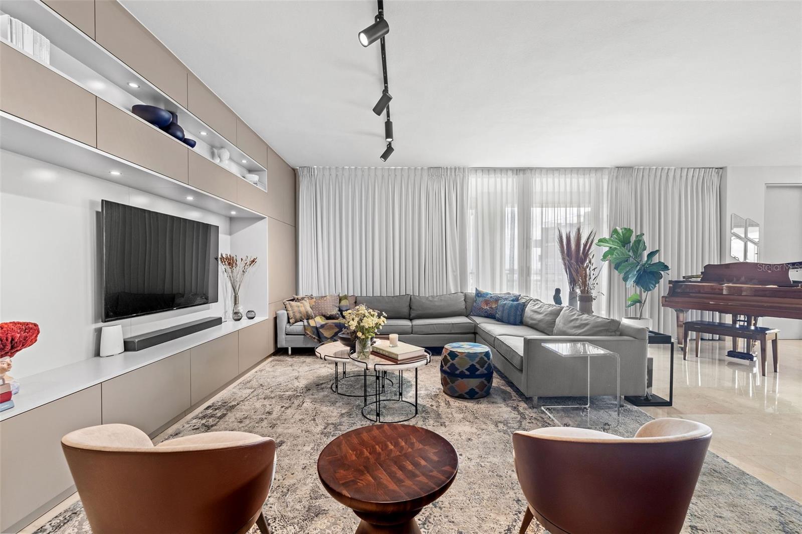 20 CARRION COURT ST #701