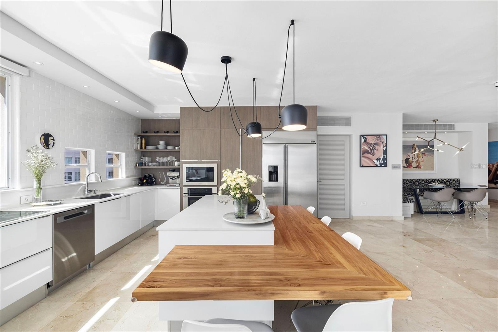 20 CARRION COURT ST #701