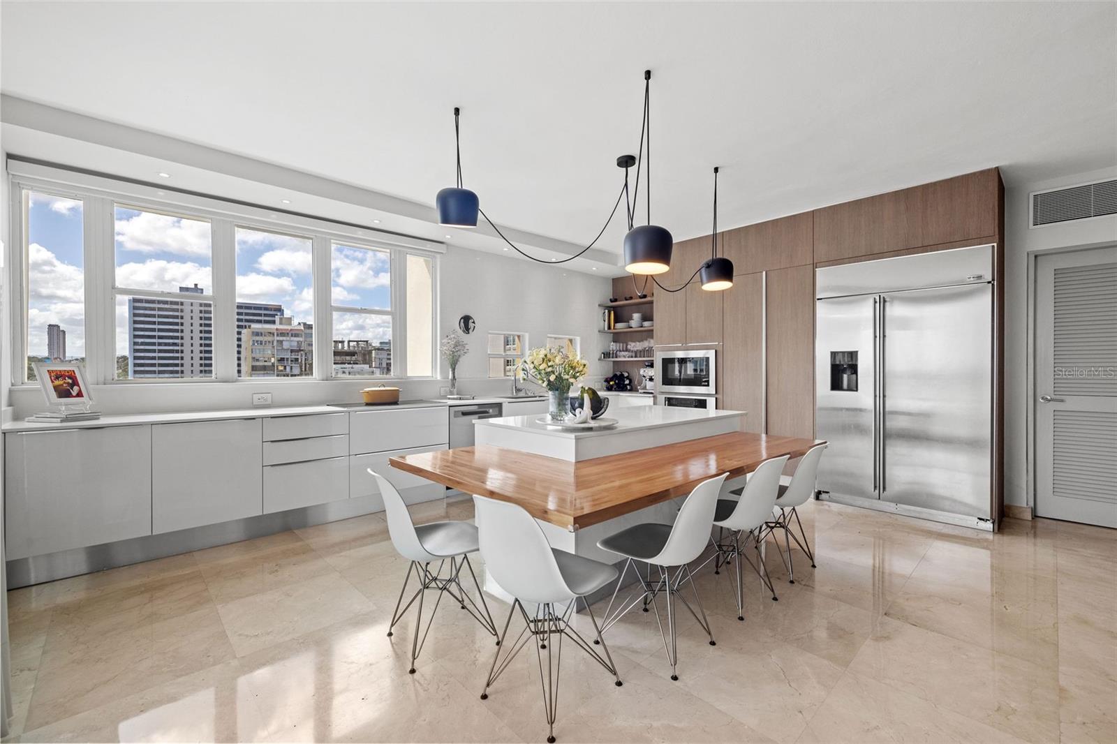 20 CARRION COURT ST #701