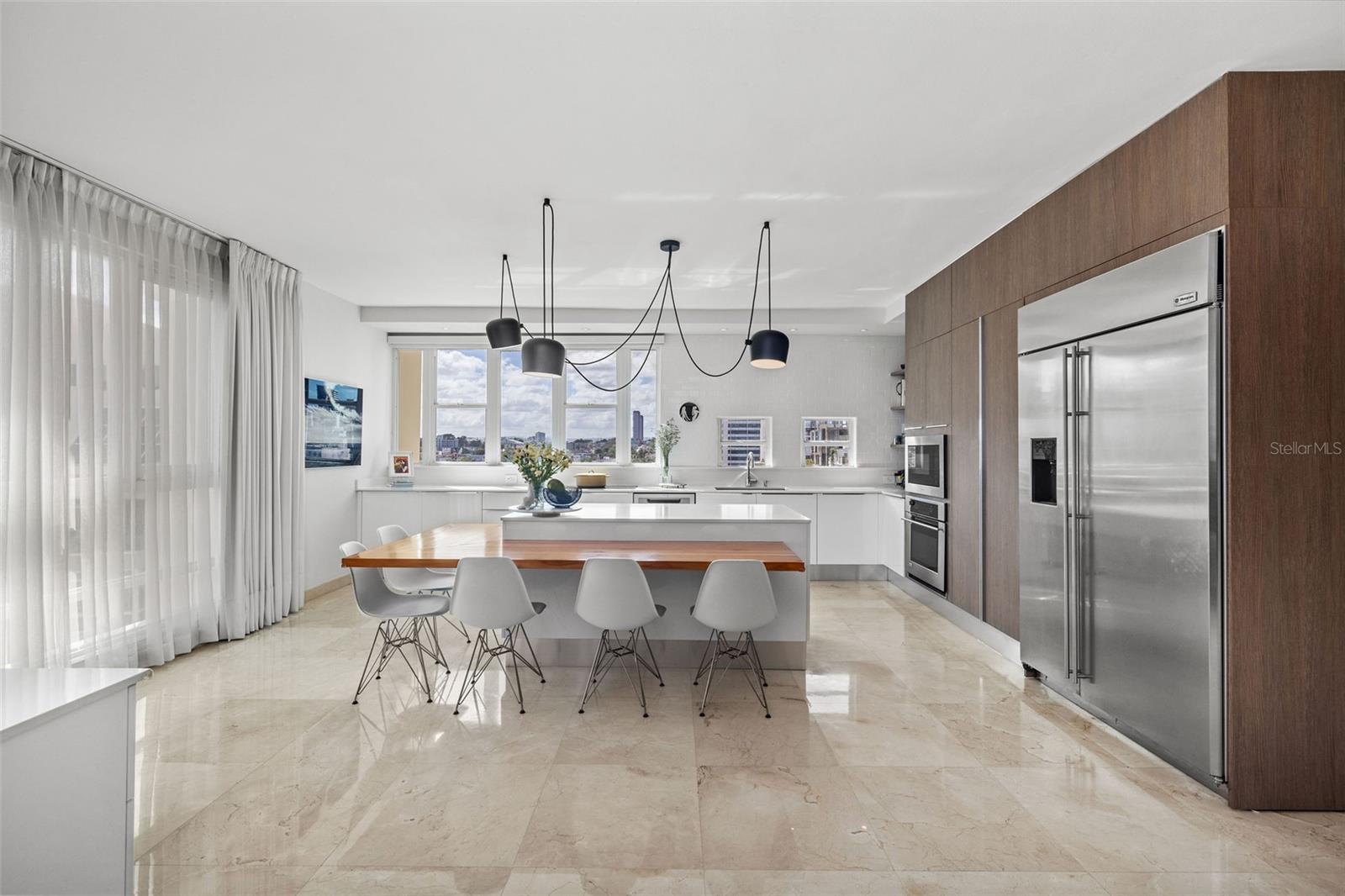 20 CARRION COURT ST #701