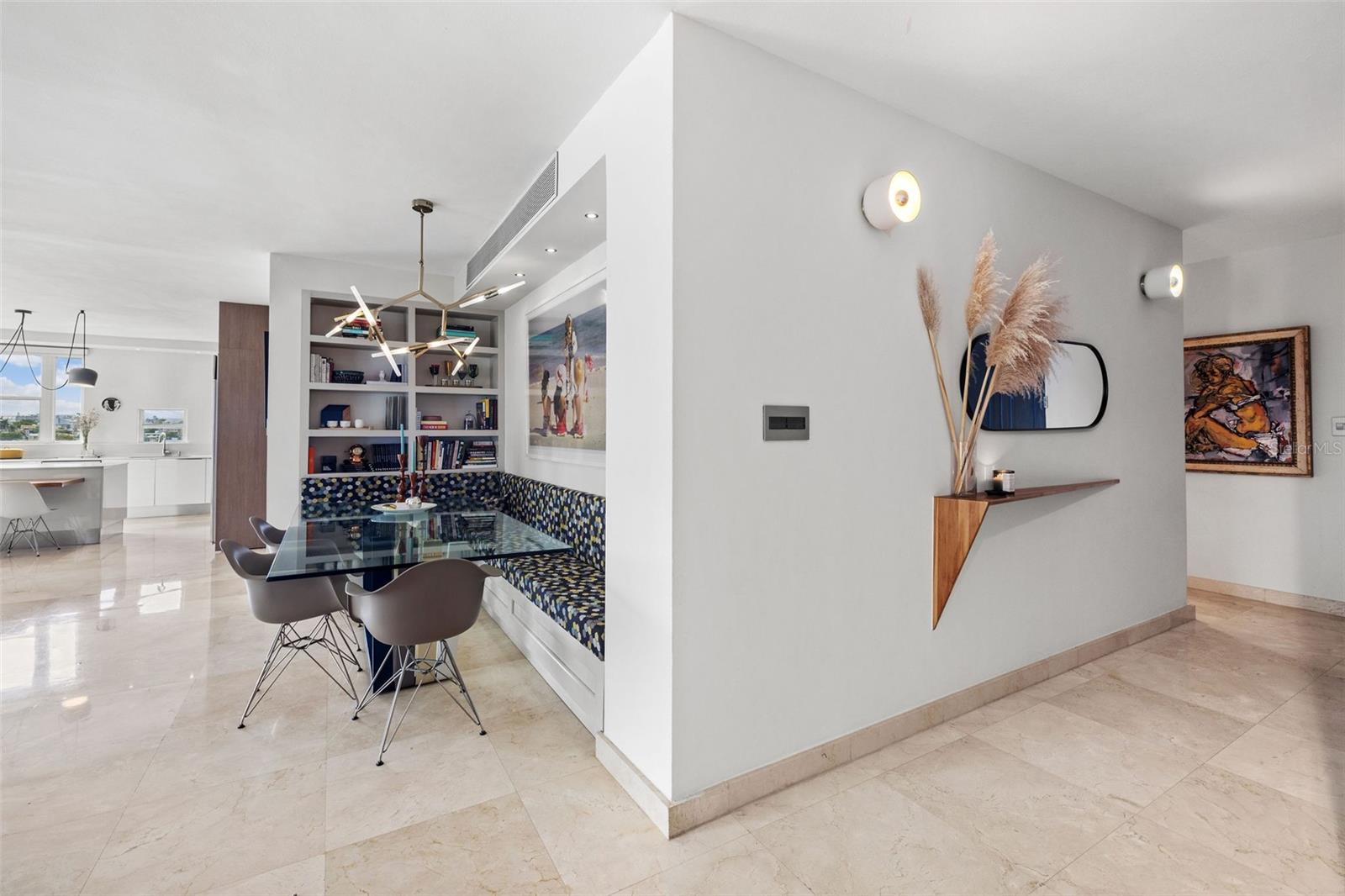 20 CARRION COURT ST #701