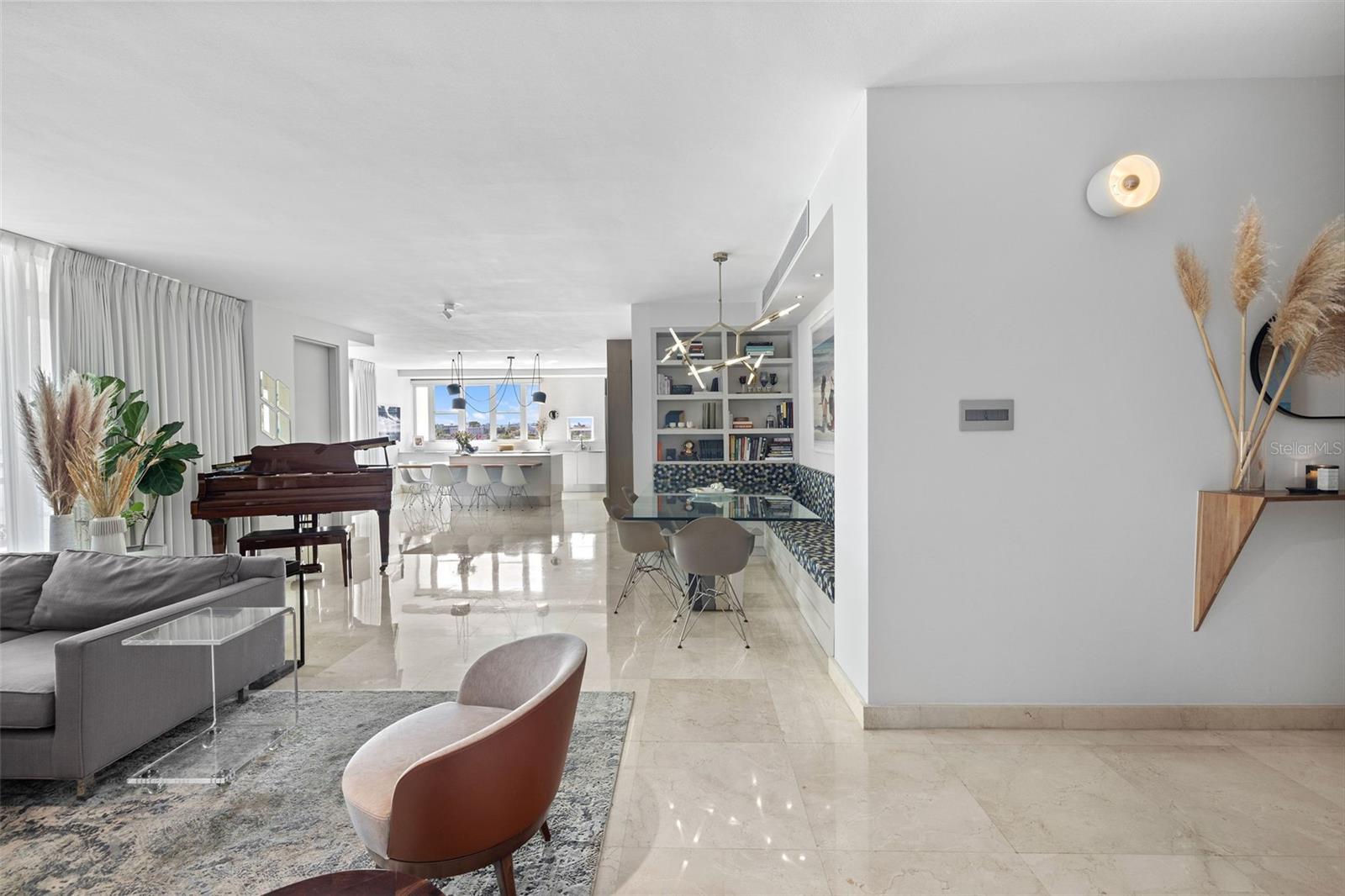 20 CARRION COURT ST #701