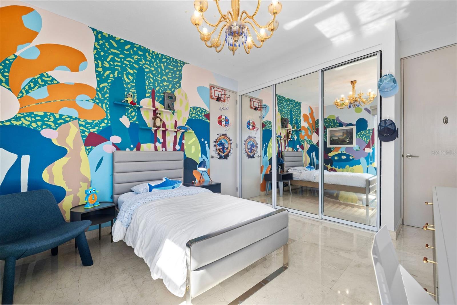 20 CARRION COURT ST #701