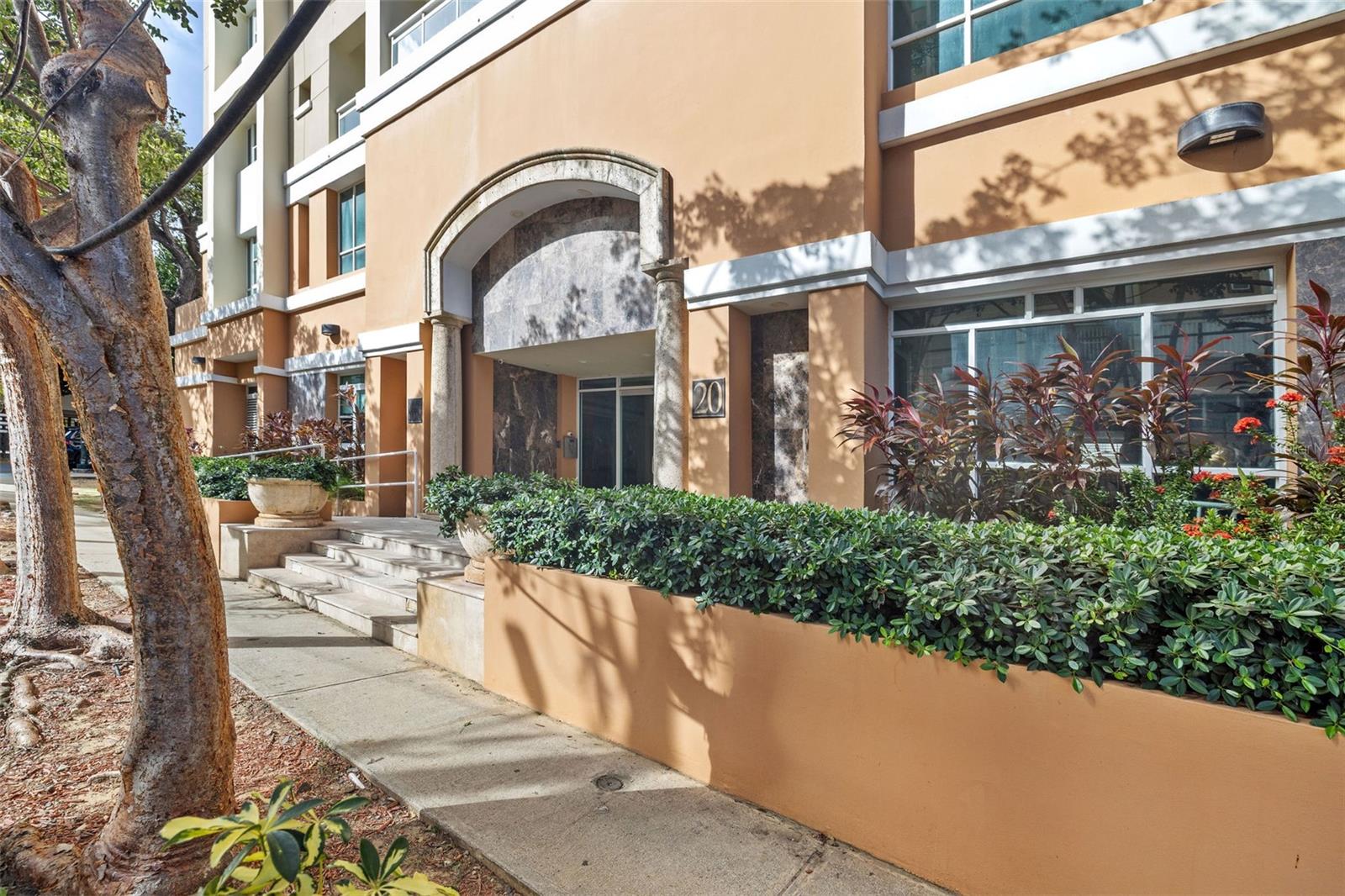 20 CARRION COURT ST #701