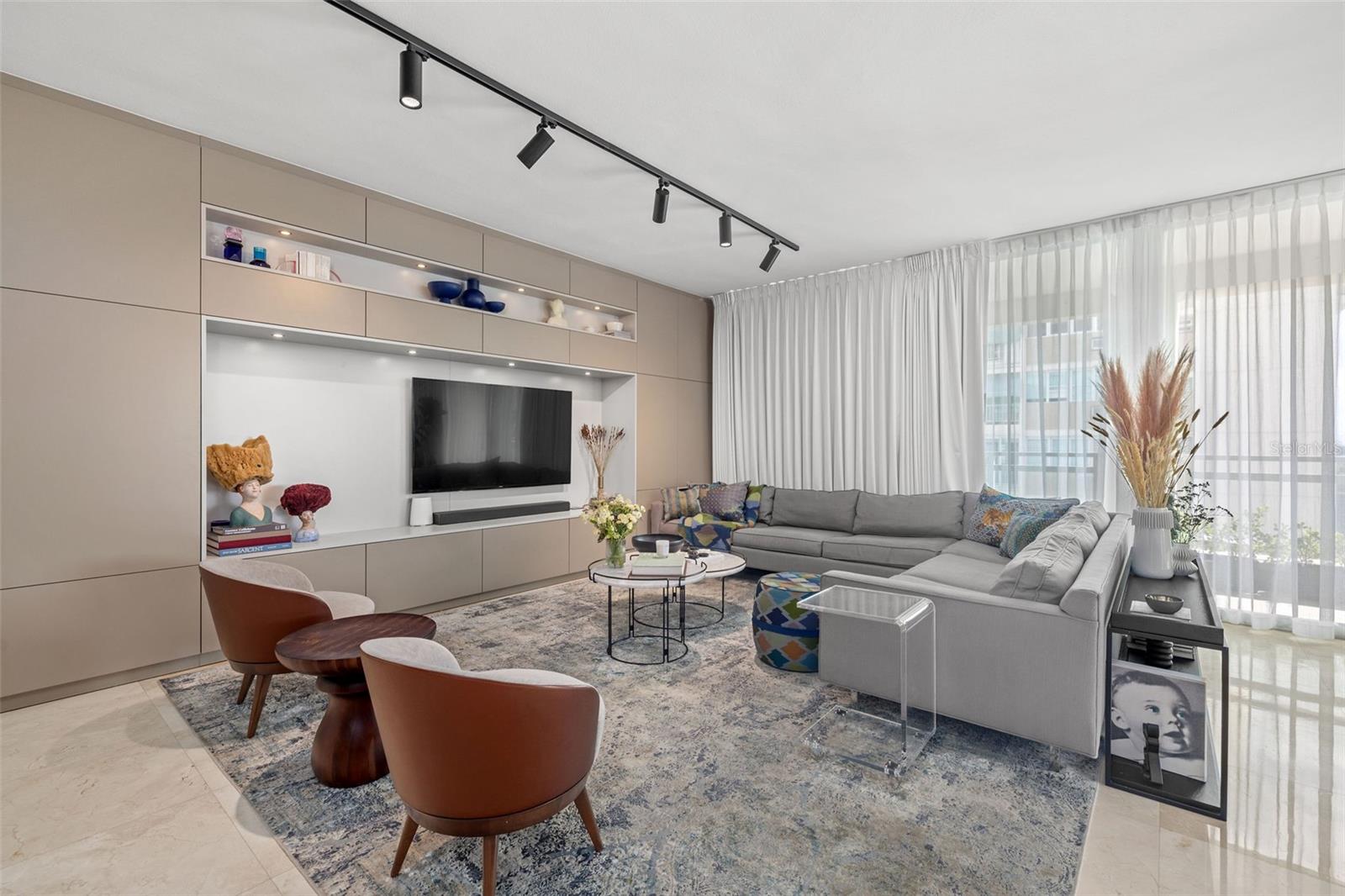 20 CARRION COURT ST #701