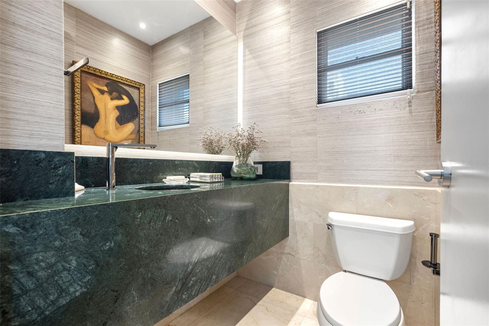 20 CARRION COURT ST #701