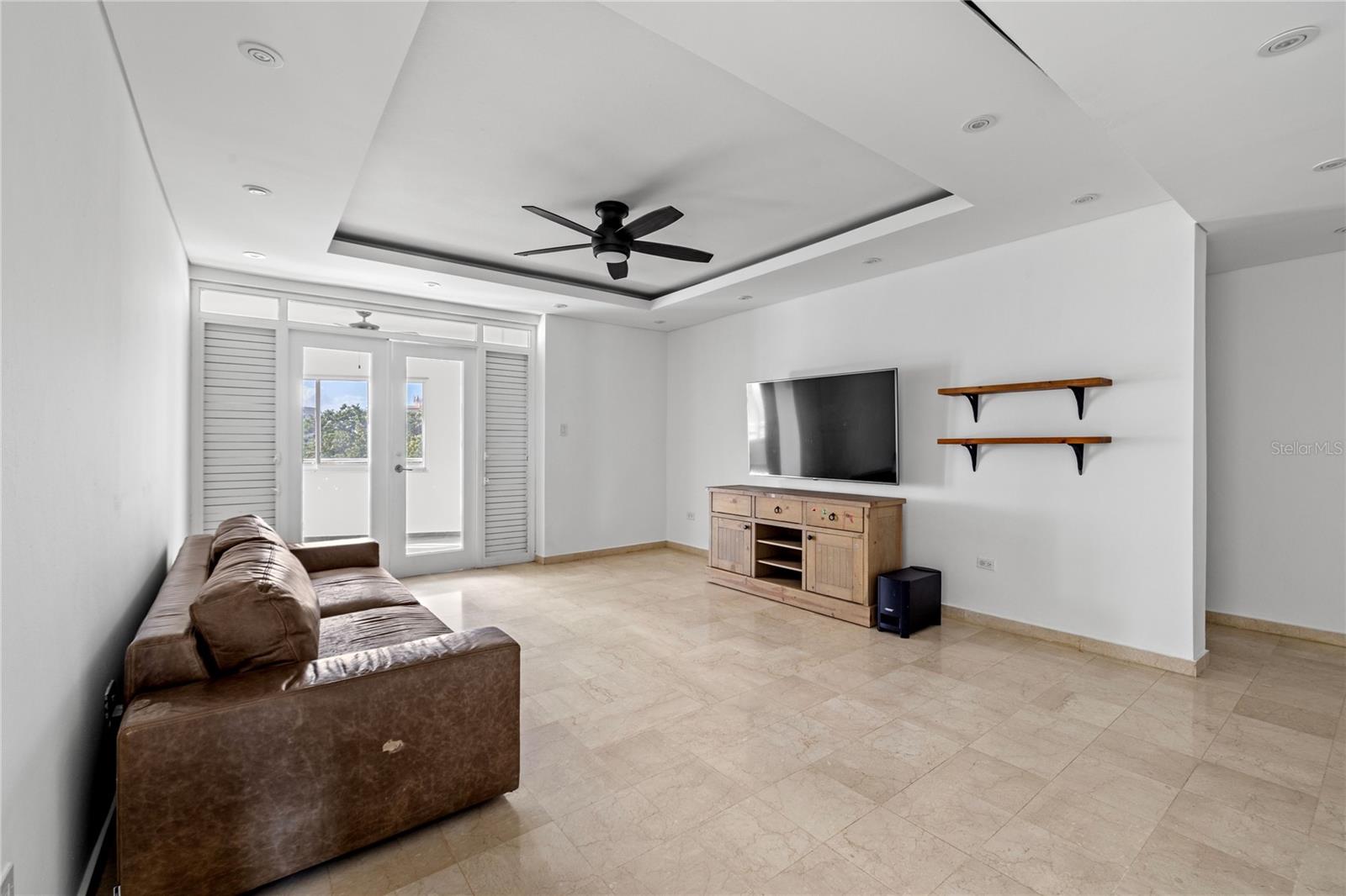 105 AVE. ORTEGON #1001