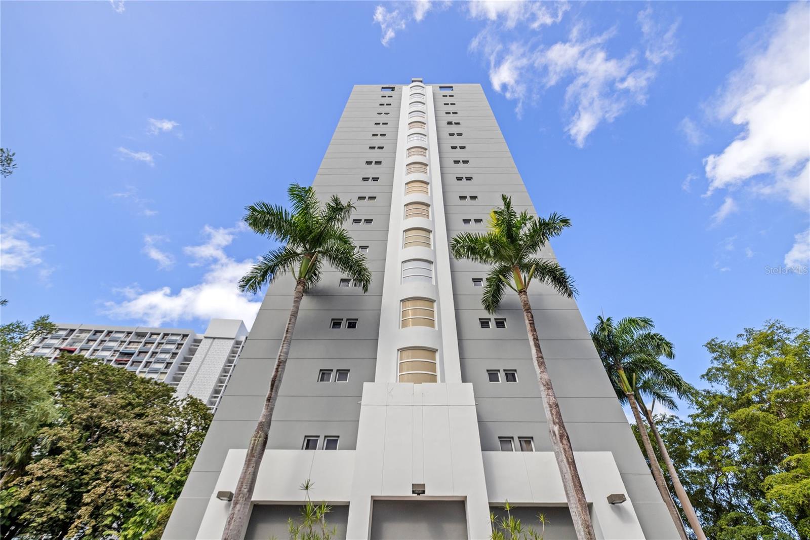 105 AVE. ORTEGON #1001