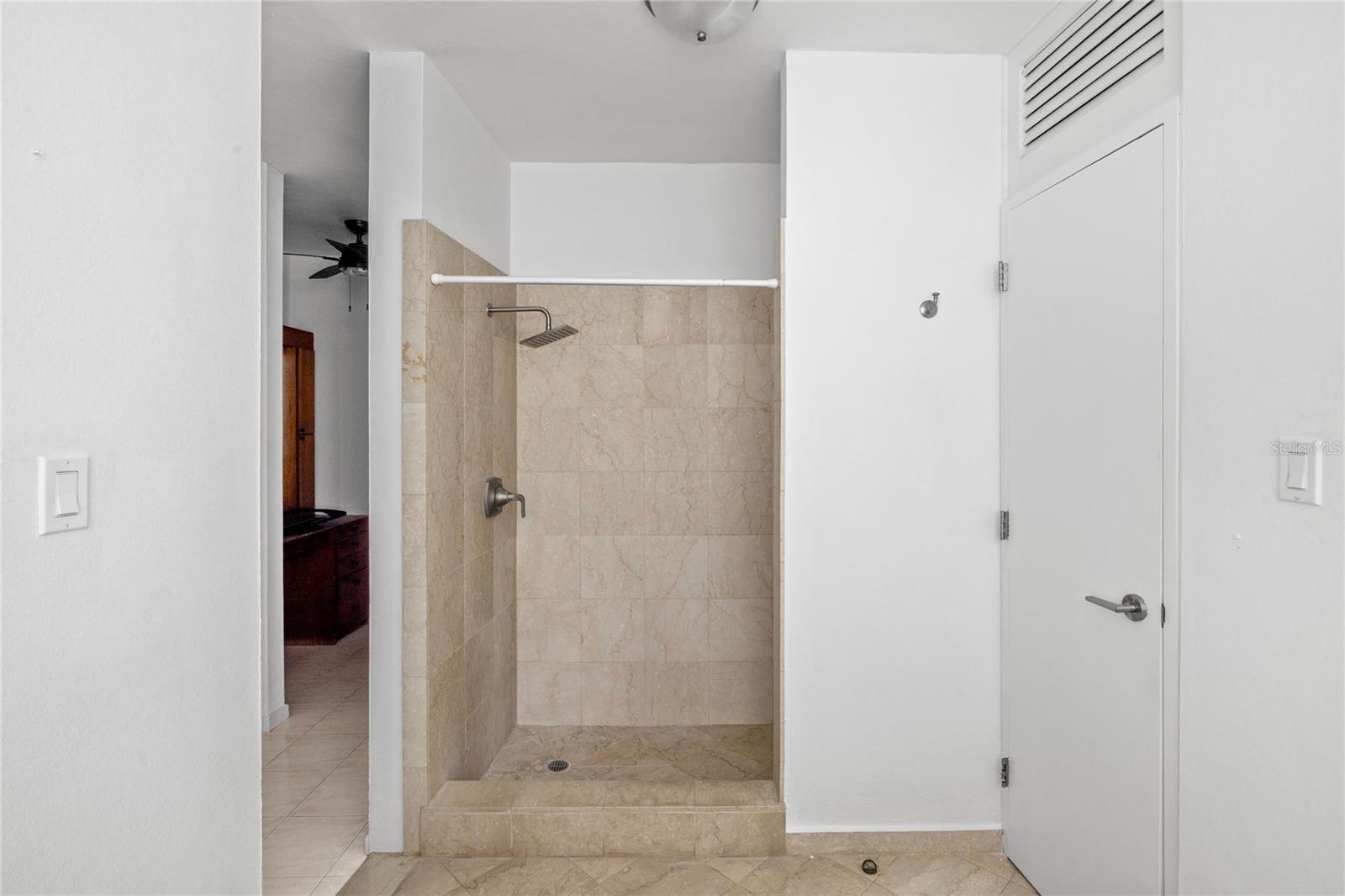 105 AVE. ORTEGON #1001