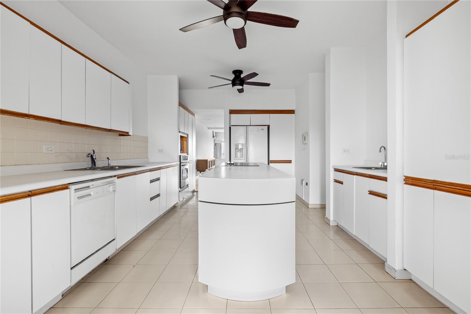 105 AVE. ORTEGON #1001