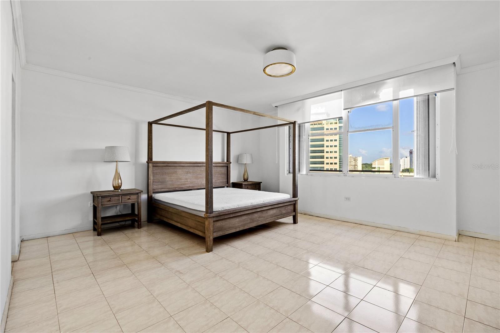 105 AVE. ORTEGON #1001