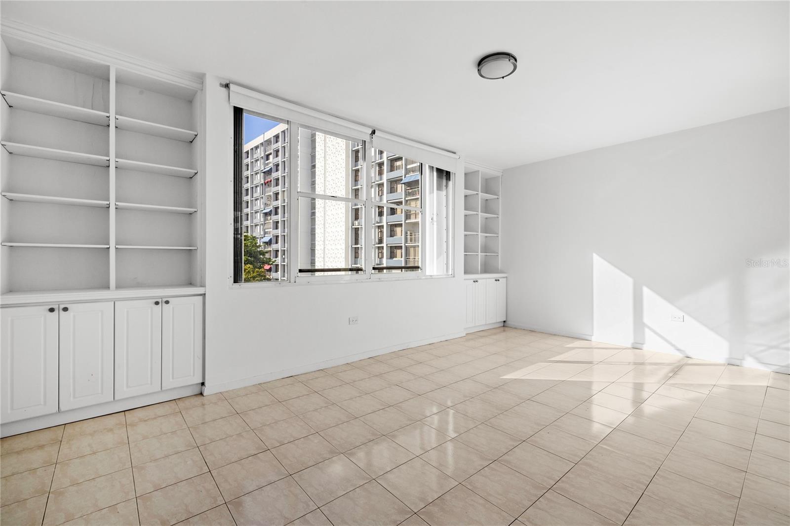 105 AVE. ORTEGON #1001