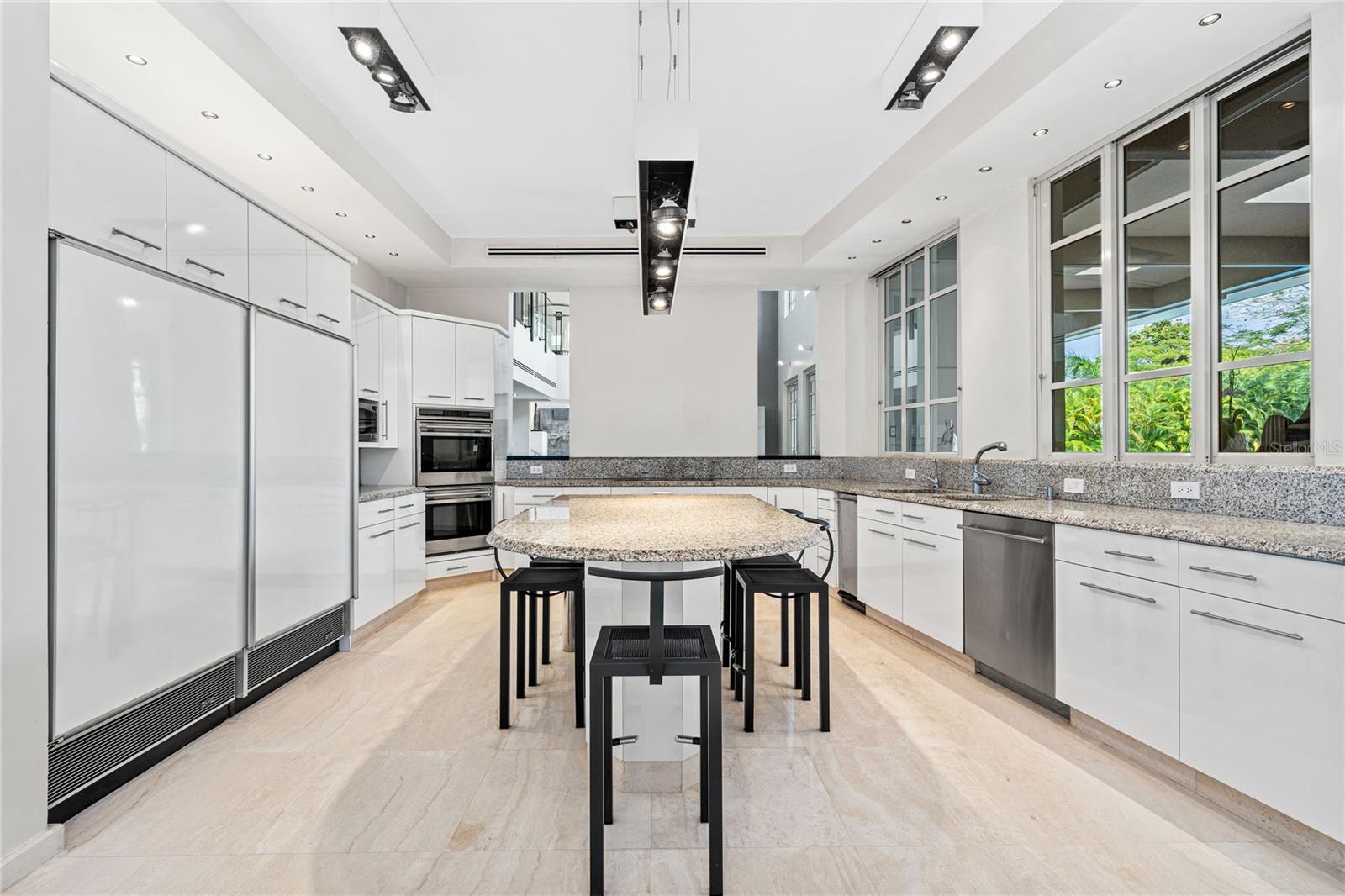 9 CASTANA ST #9
