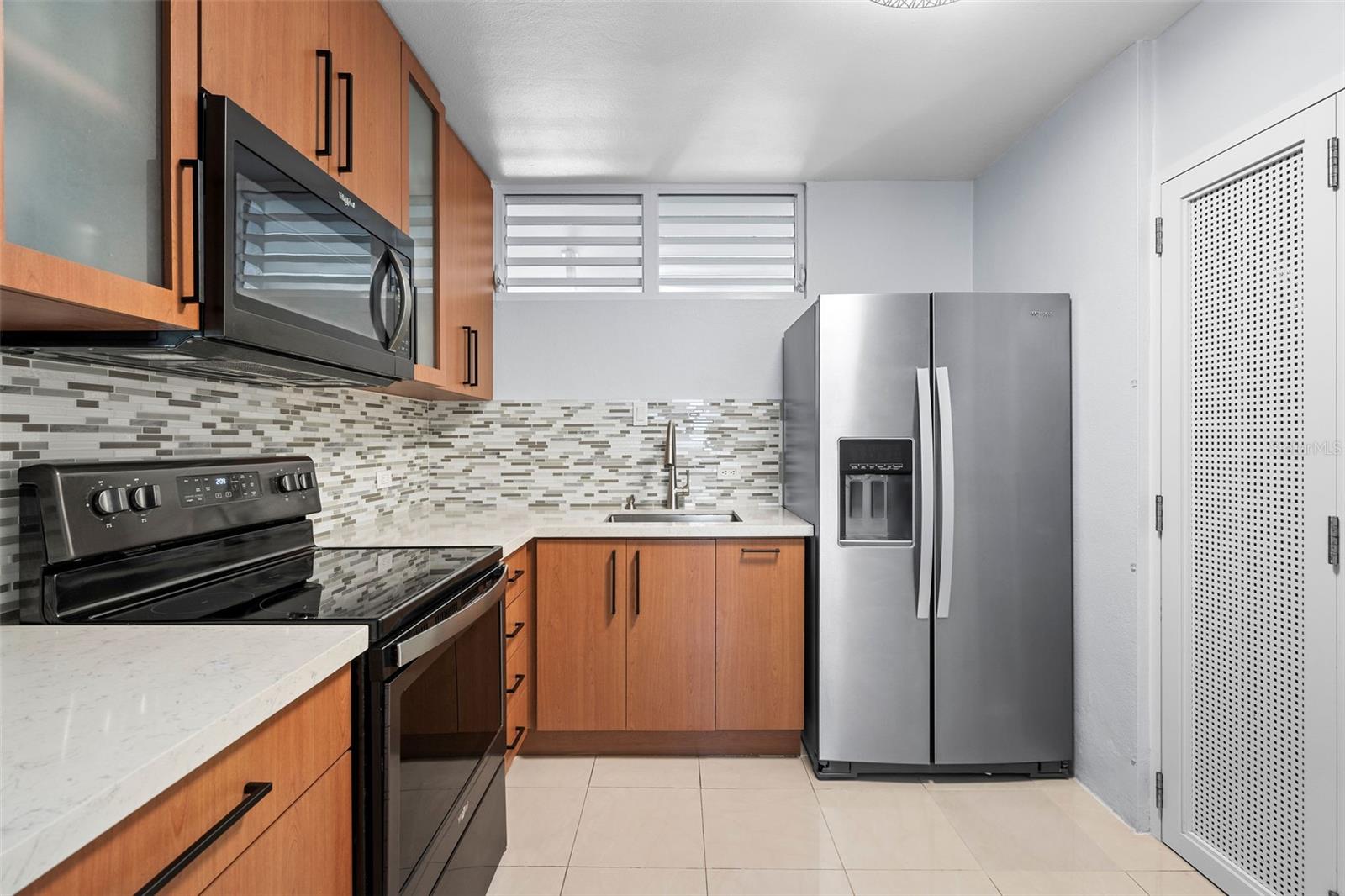 3205 ISLA VERDE AVE #804