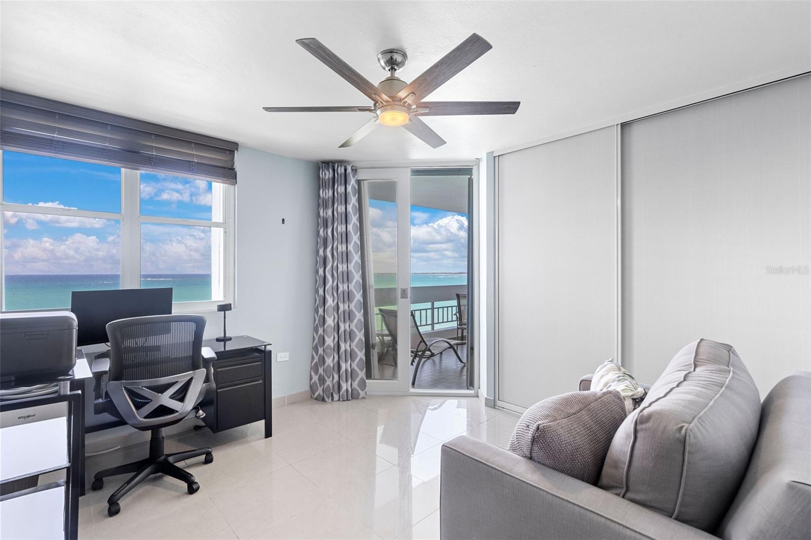 3205 ISLA VERDE AVE #804