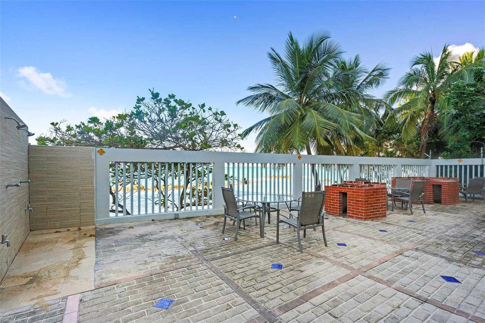 3205 ISLA VERDE AVE #804