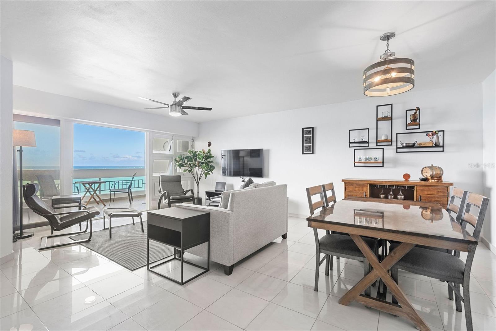 3205 ISLA VERDE AVE #804