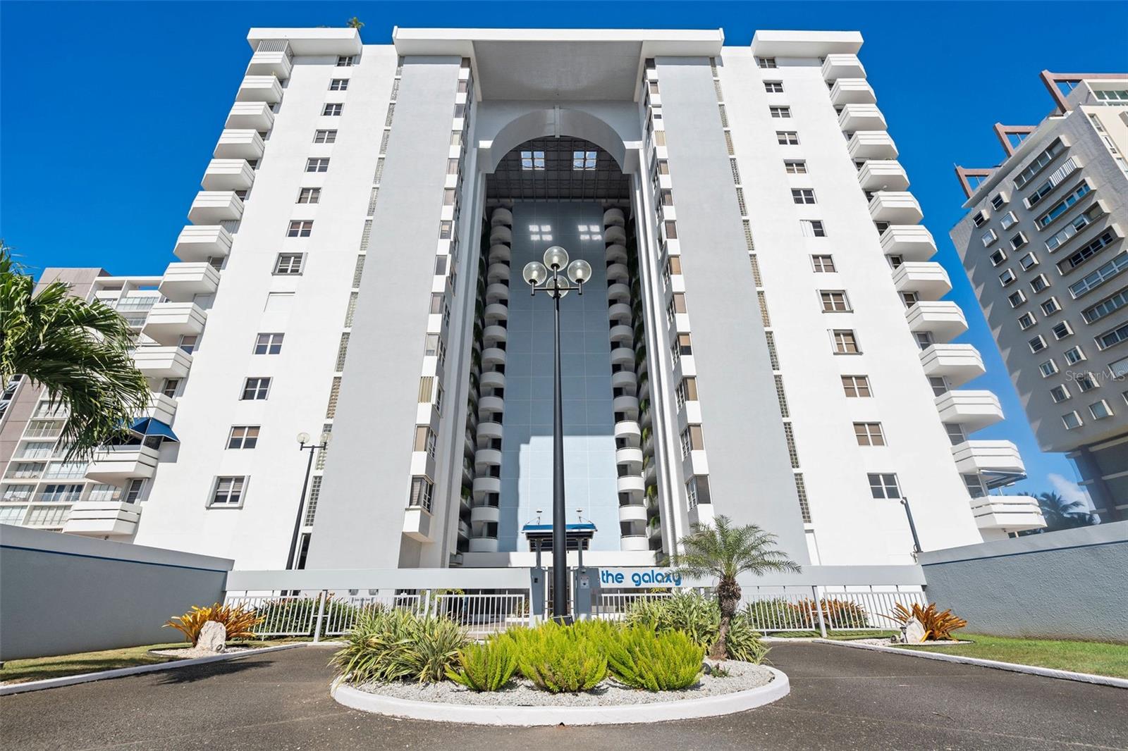 3205 ISLA VERDE AVE #804