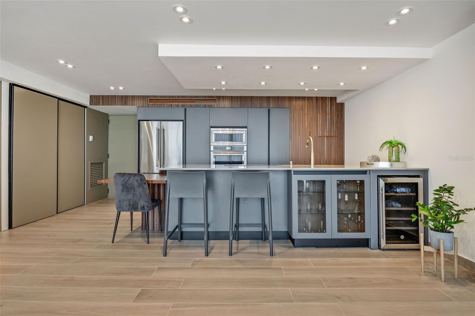 1477 ASHFORD AVE #1203