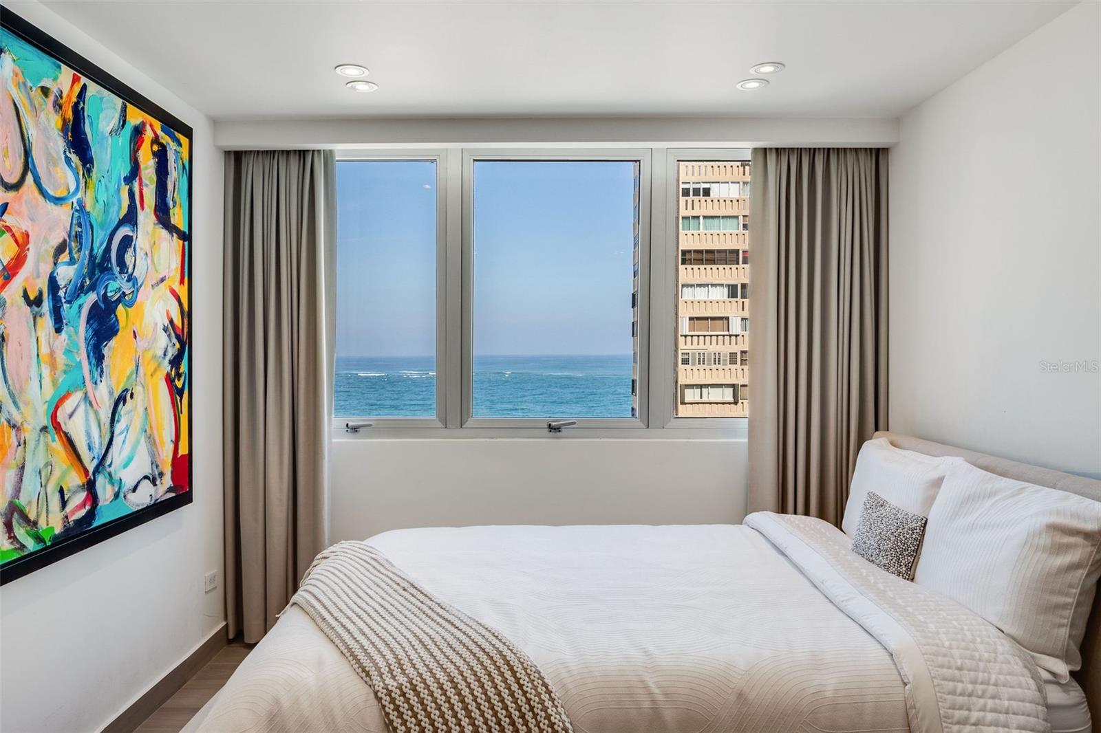 1477 ASHFORD AVE #1203