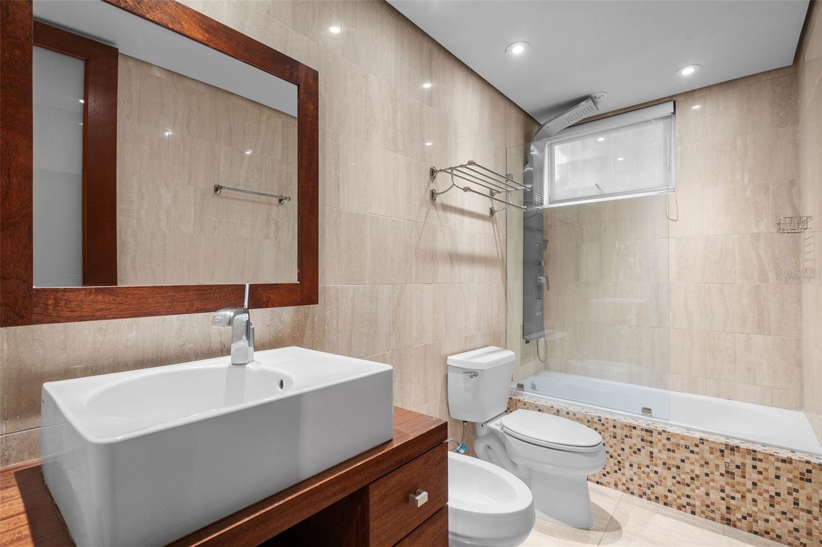 J4 SAN PATRICIO AVE #502-E