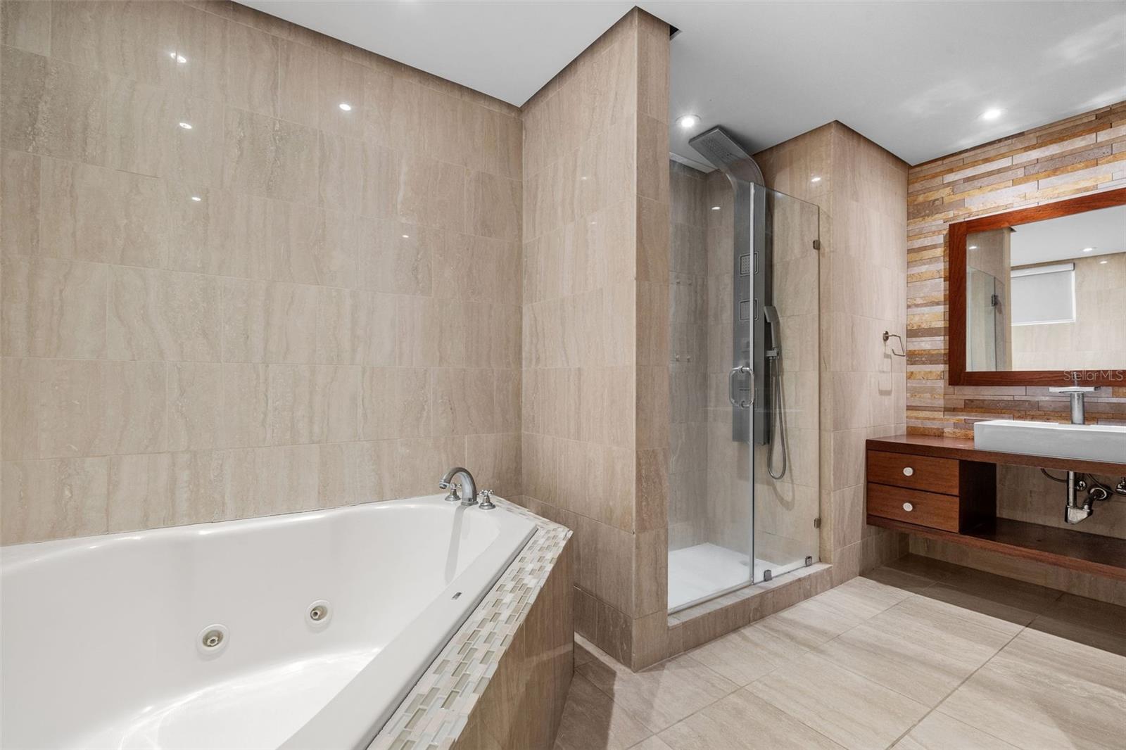 J4 SAN PATRICIO AVE #502-E