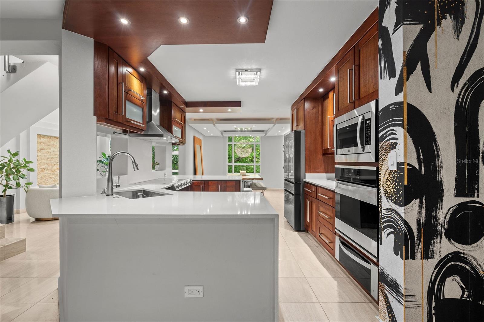 J4 SAN PATRICIO AVE #502-E