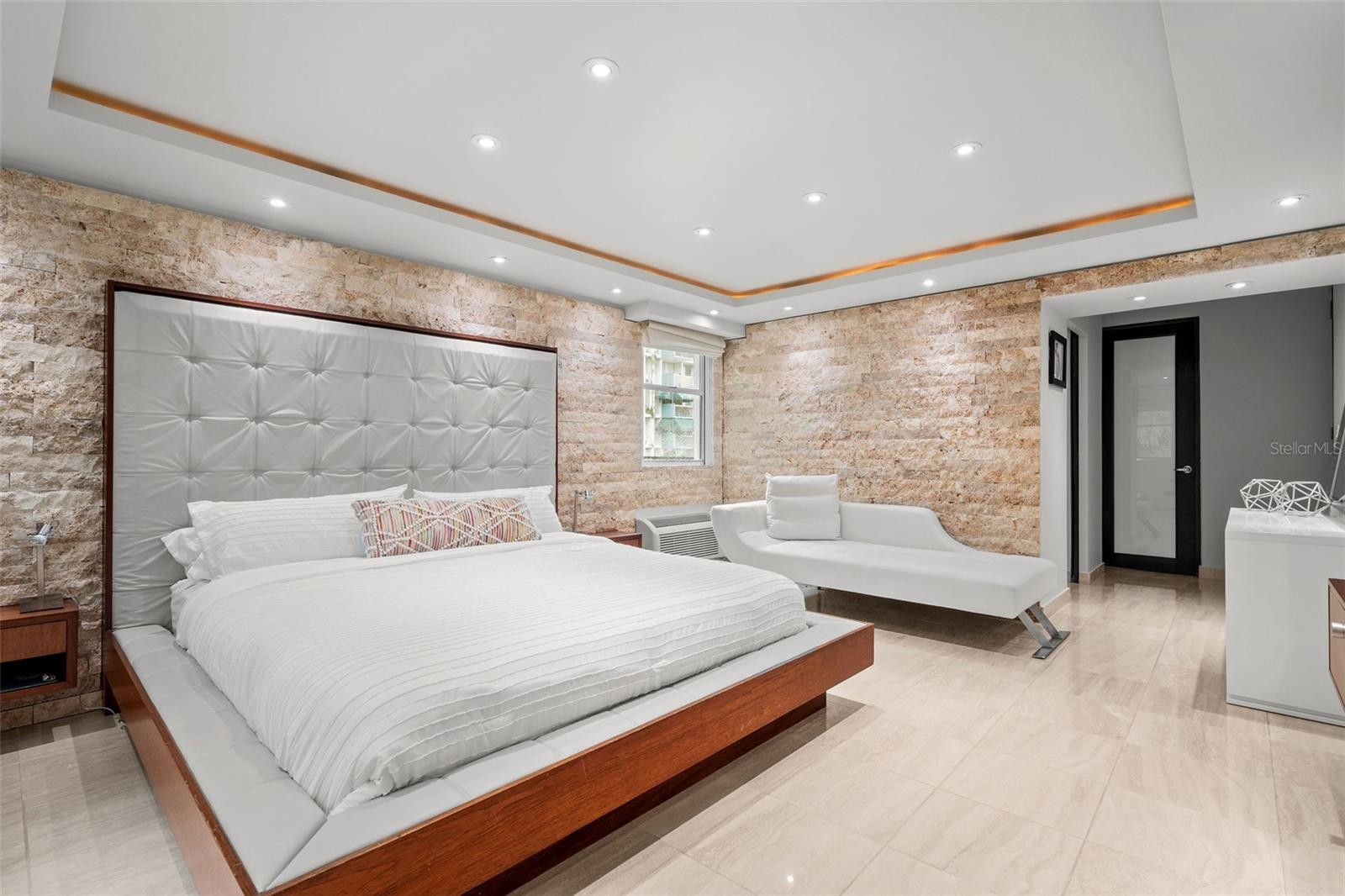 J4 SAN PATRICIO AVE #502-E