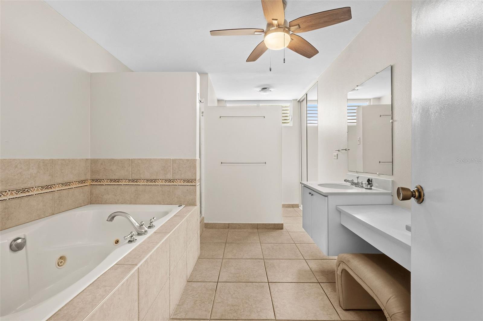 J-4 N PHOENIX ST #J-4