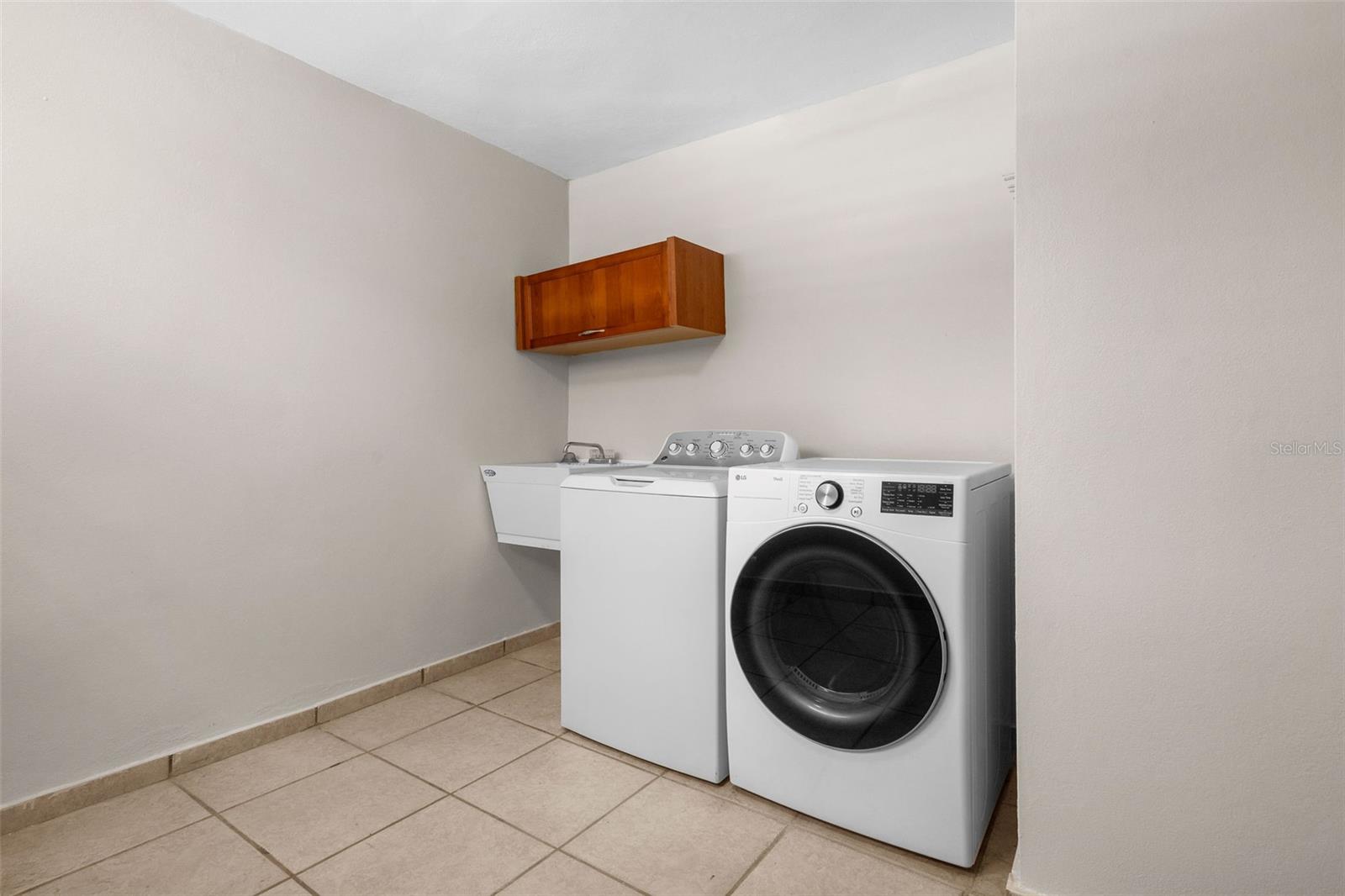 J-4 N PHOENIX ST #J-4