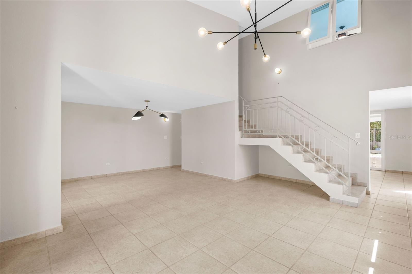 J-4 N PHOENIX ST #J-4