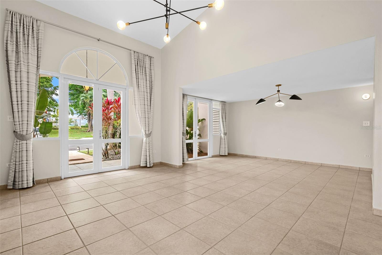 J-4 N PHOENIX ST #J-4