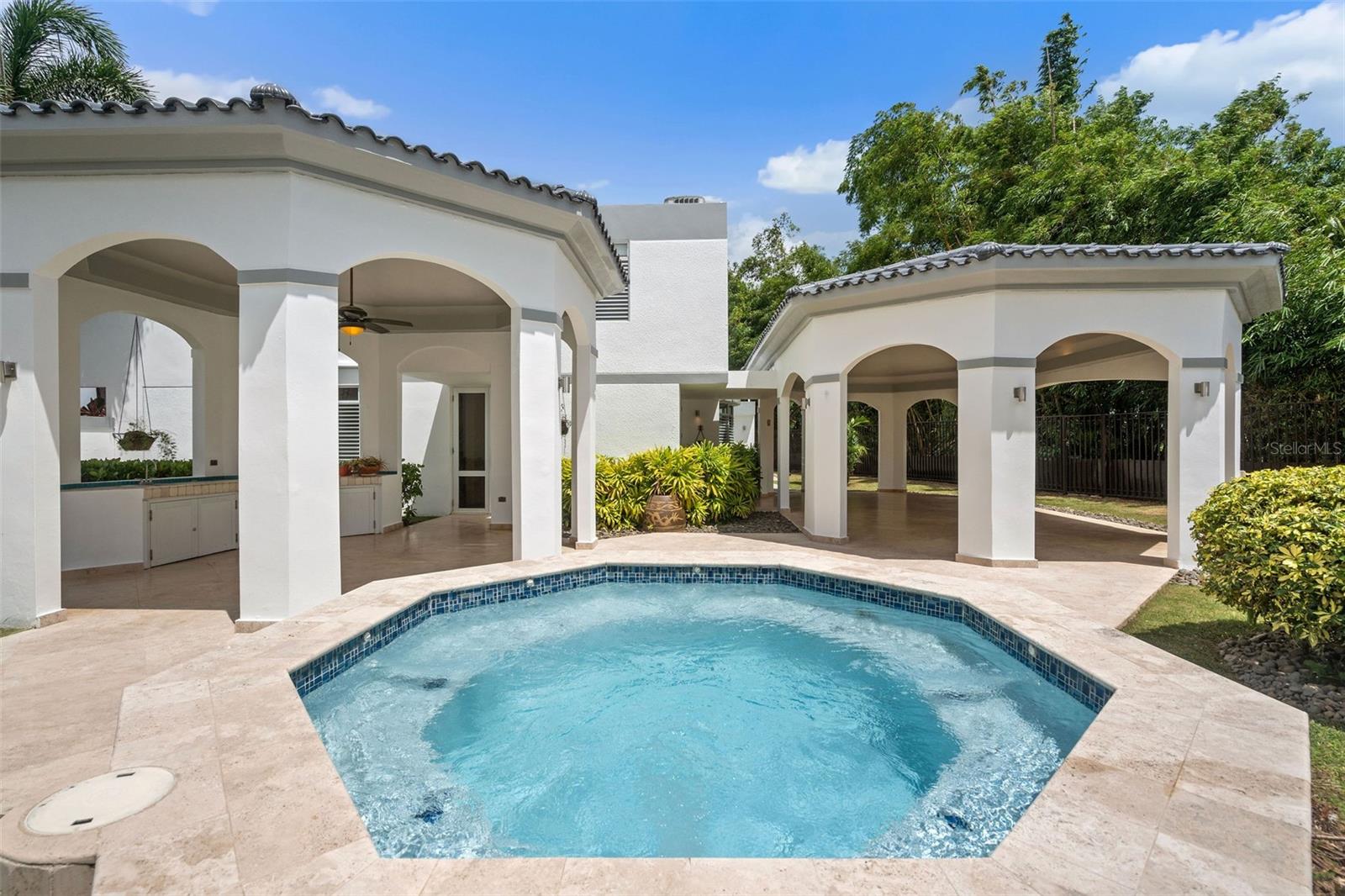 J-4 N PHOENIX ST #J-4