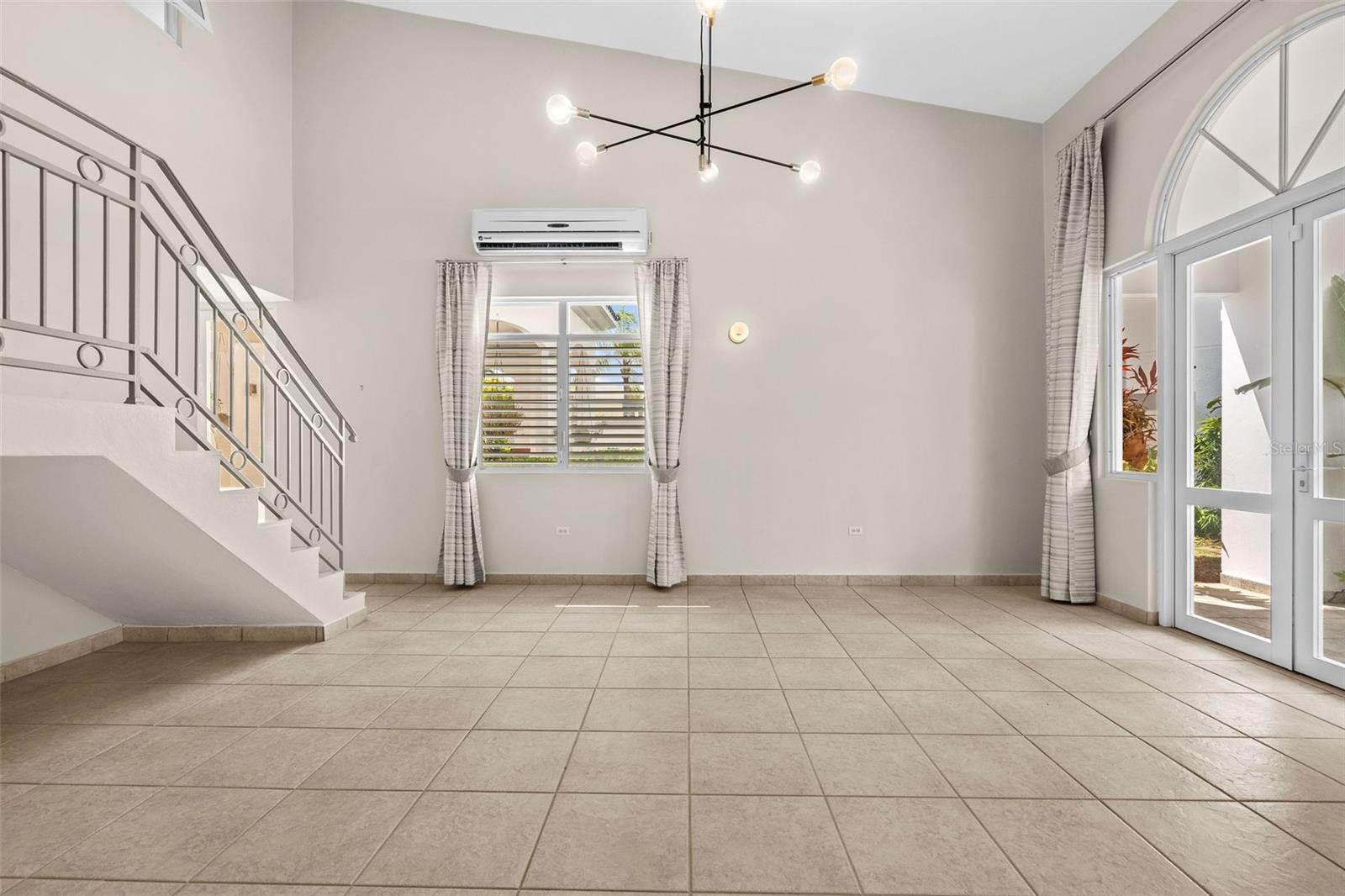 J-4 N PHOENIX ST #J-4