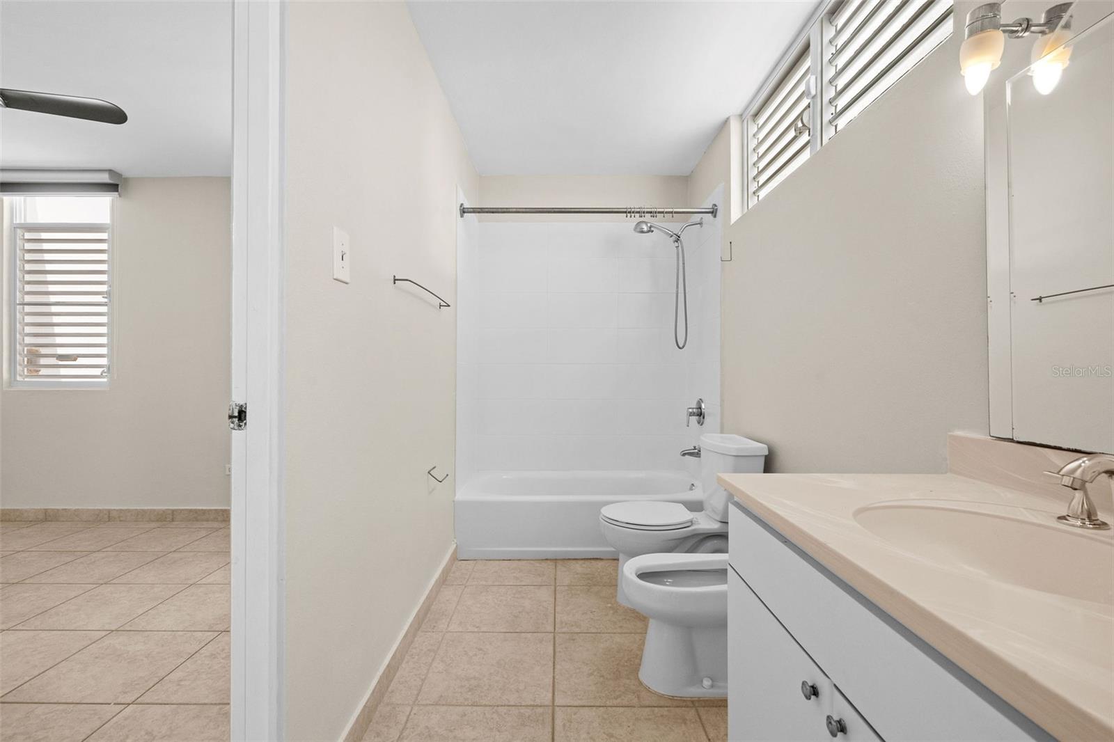 J-4 N PHOENIX ST #J-4