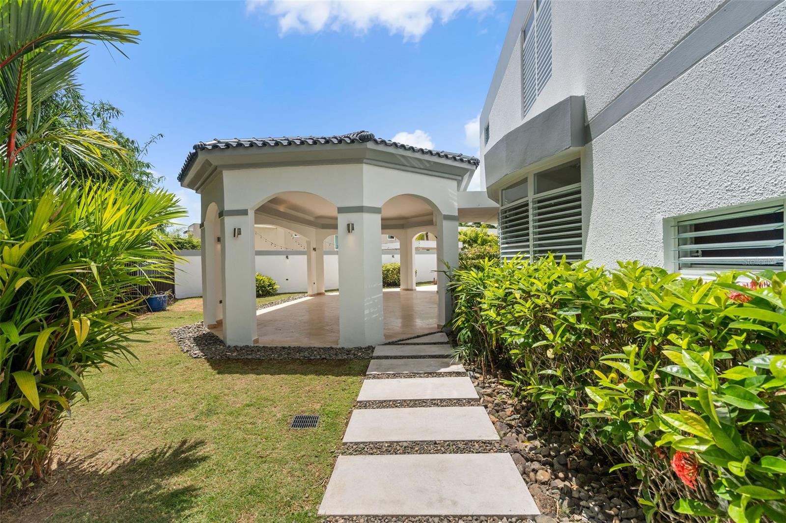 J-4 N PHOENIX ST #J-4