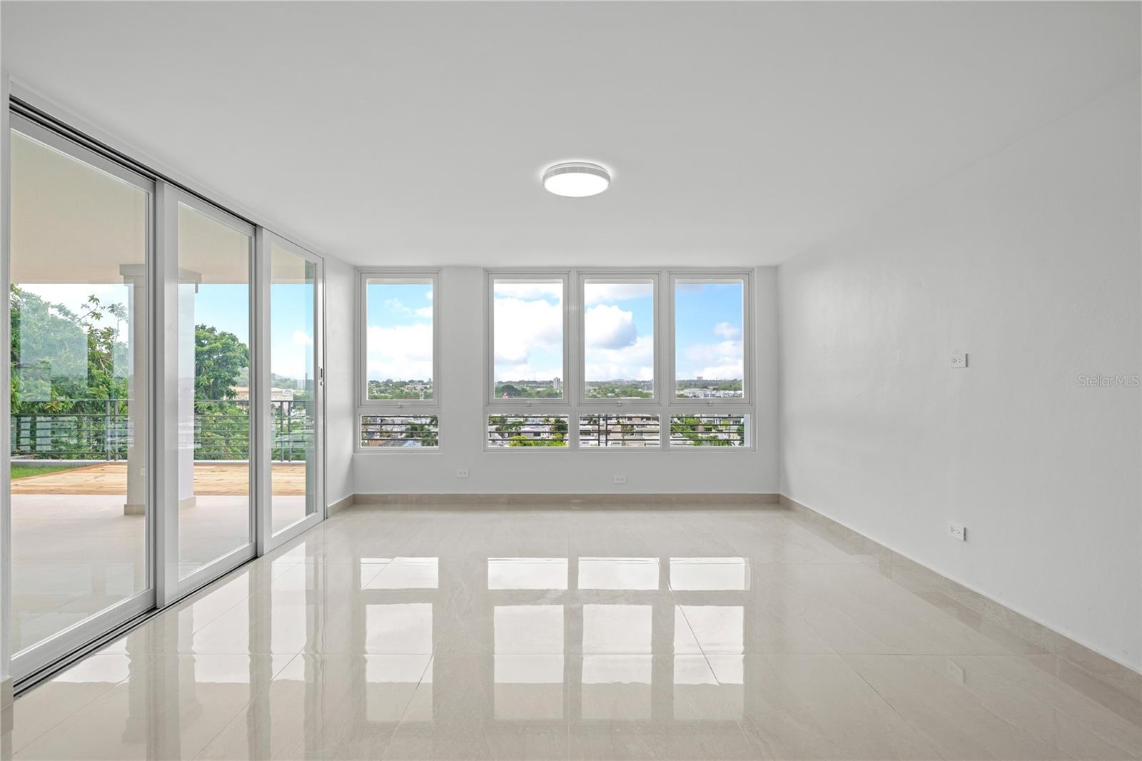 Villas Reales, Guaynabo