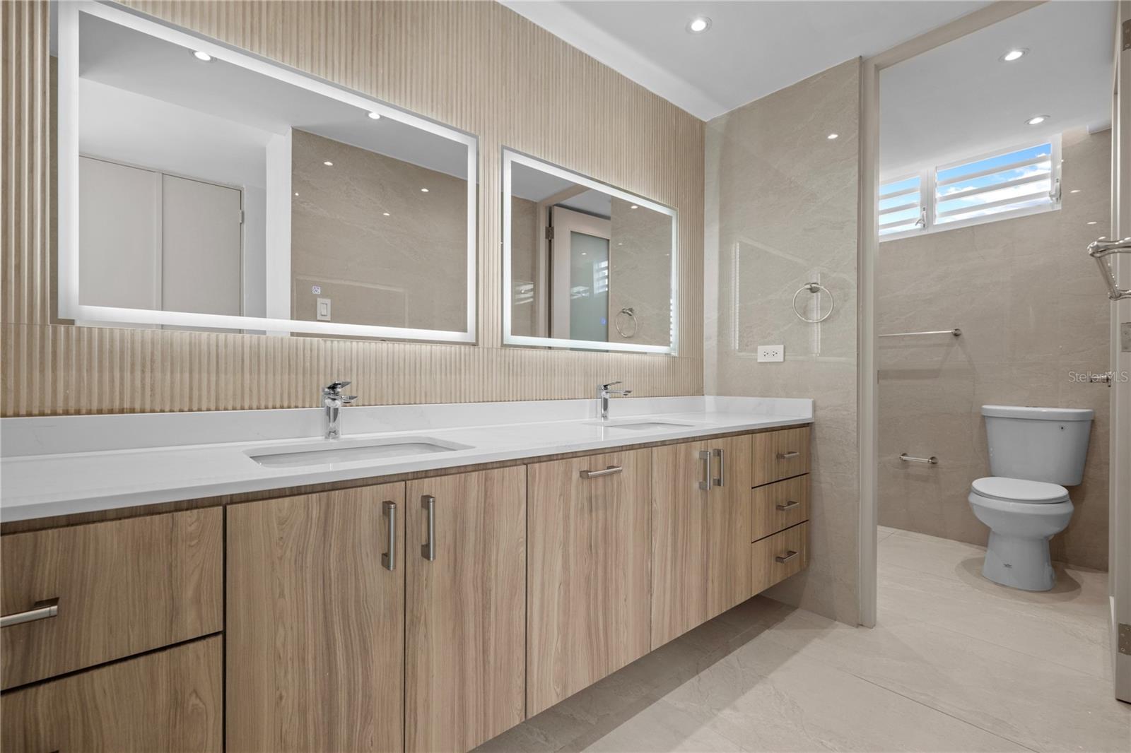 Villas Reales, Guaynabo