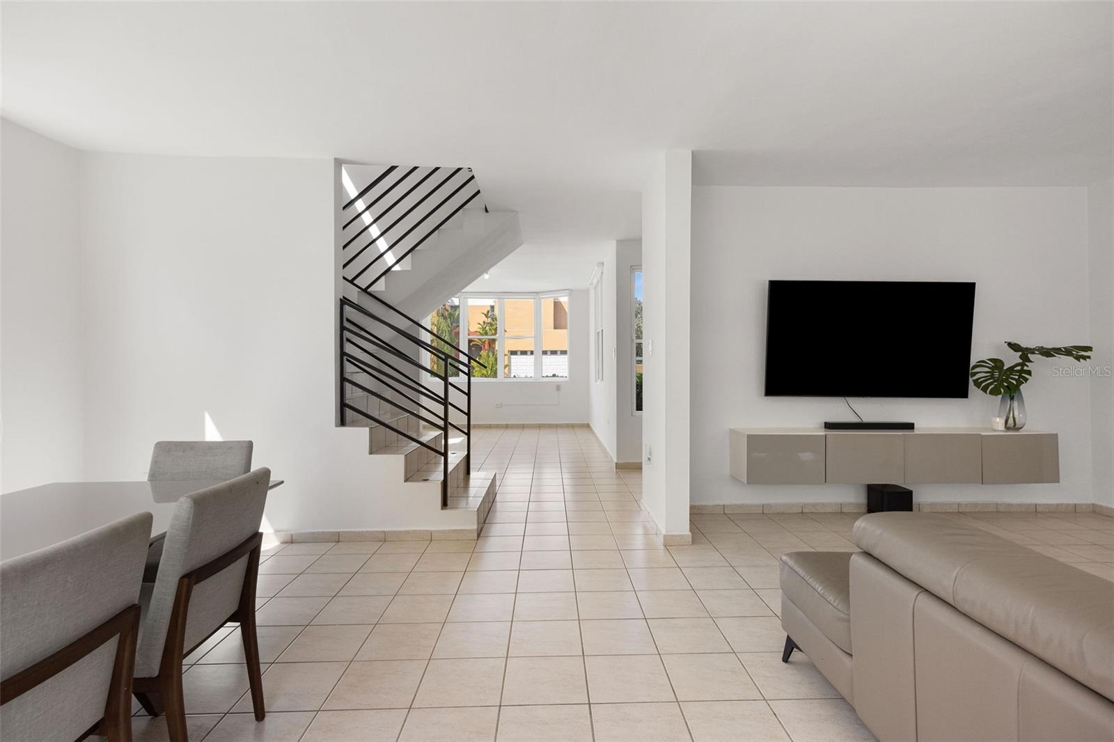 Paseo del Mar, Dorado