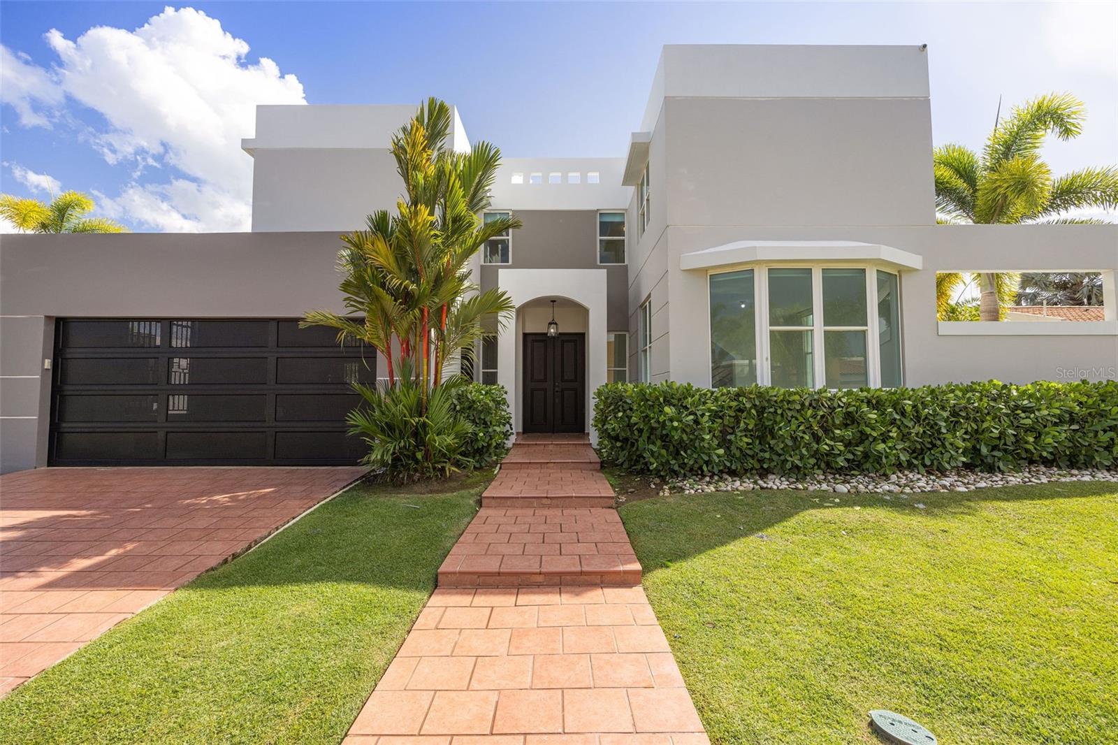 Paseo del Mar, Dorado