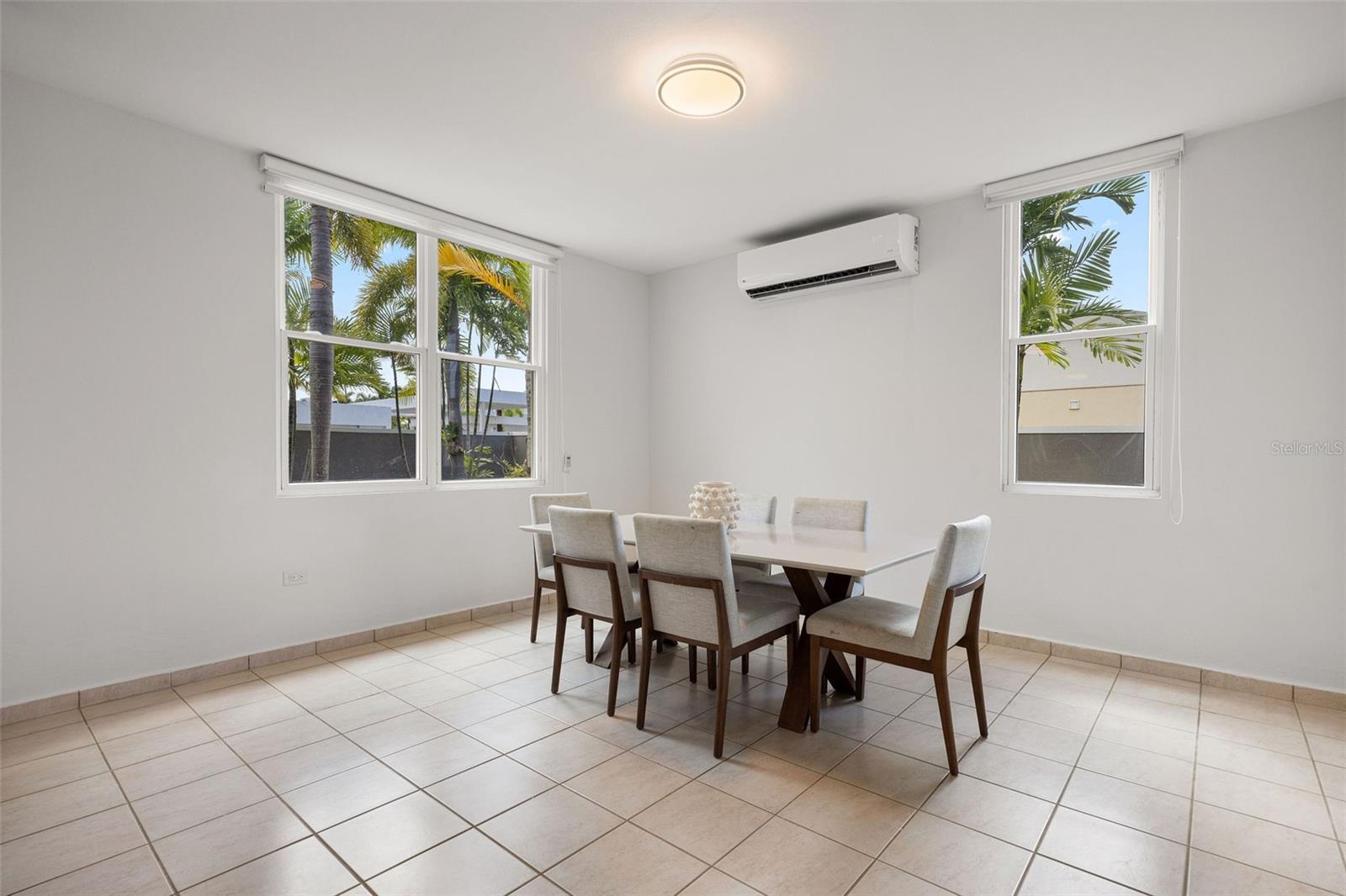 Paseo del Mar, Dorado