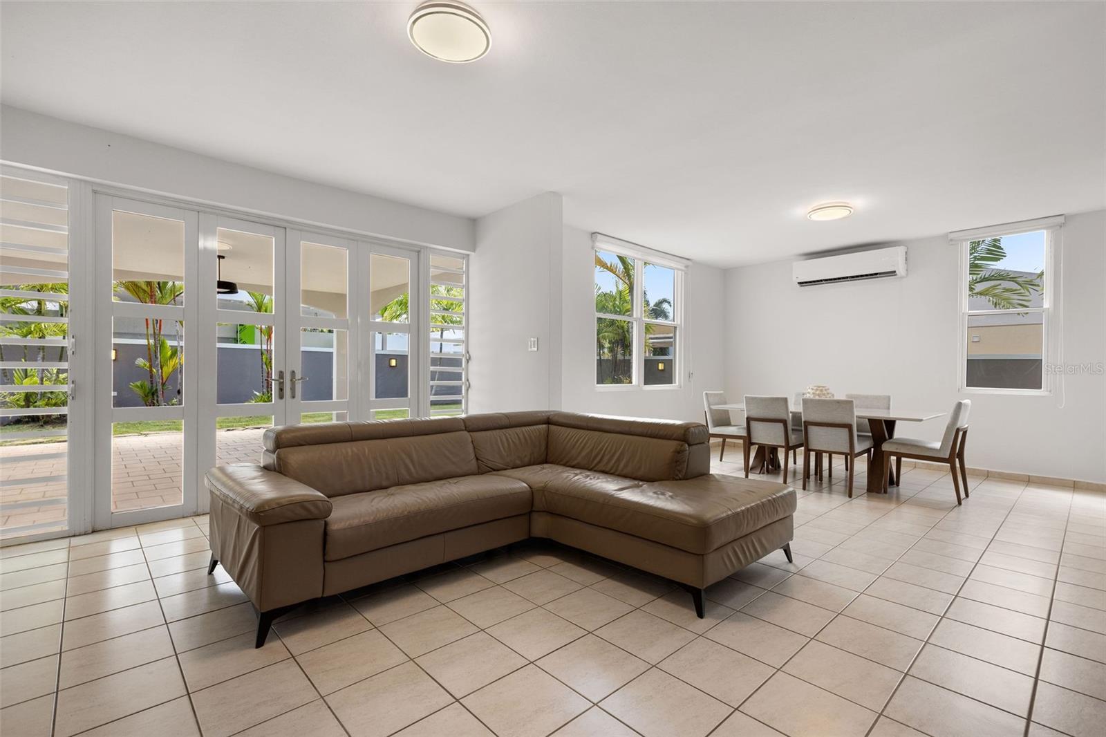 Paseo del Mar, Dorado