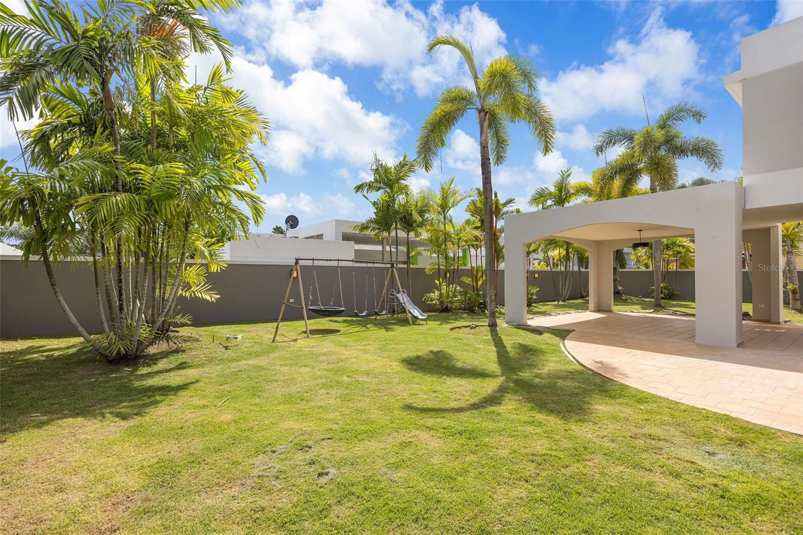 Paseo del Mar, Dorado