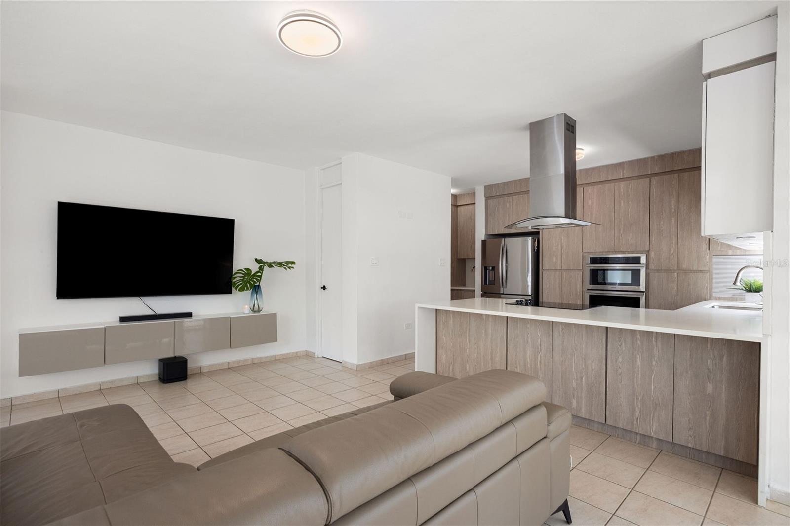 Paseo del Mar, Dorado