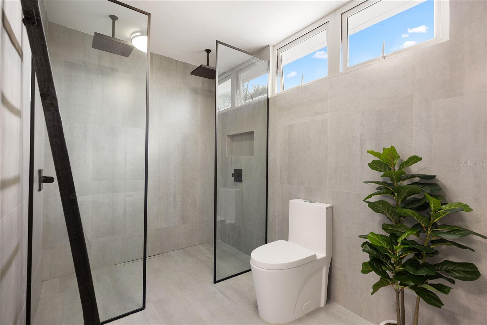 Paseo del Mar, Dorado