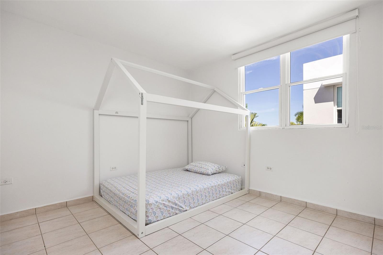 Paseo del Mar, Dorado