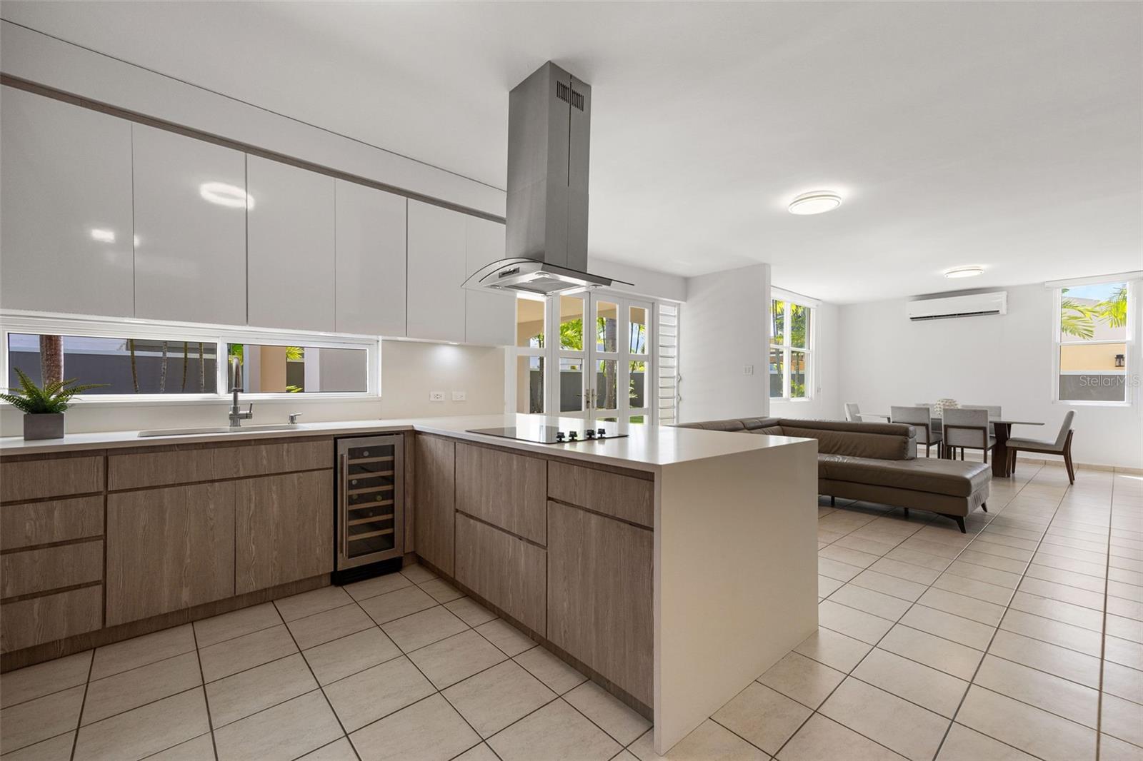 Paseo del Mar, Dorado